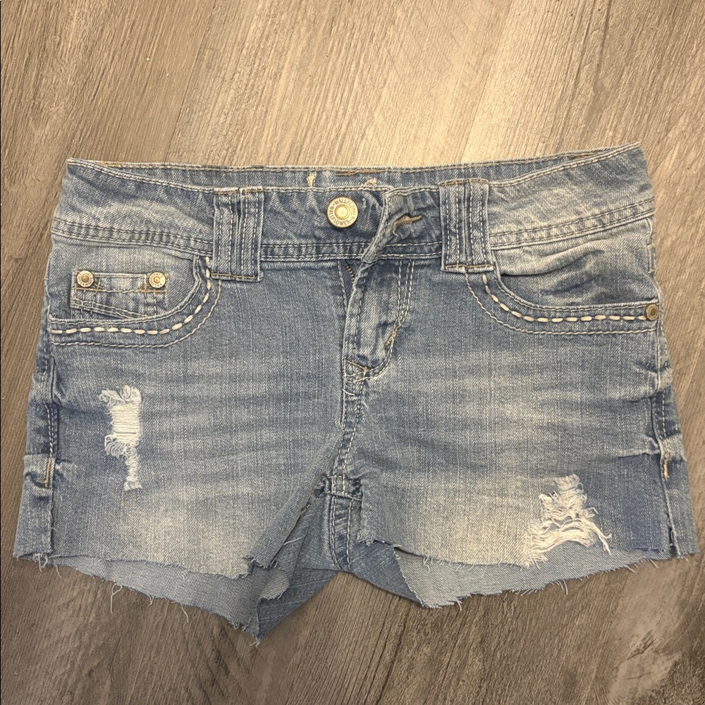 3/30 ❤️ Wallflower Distressed Blue Jean Shorts